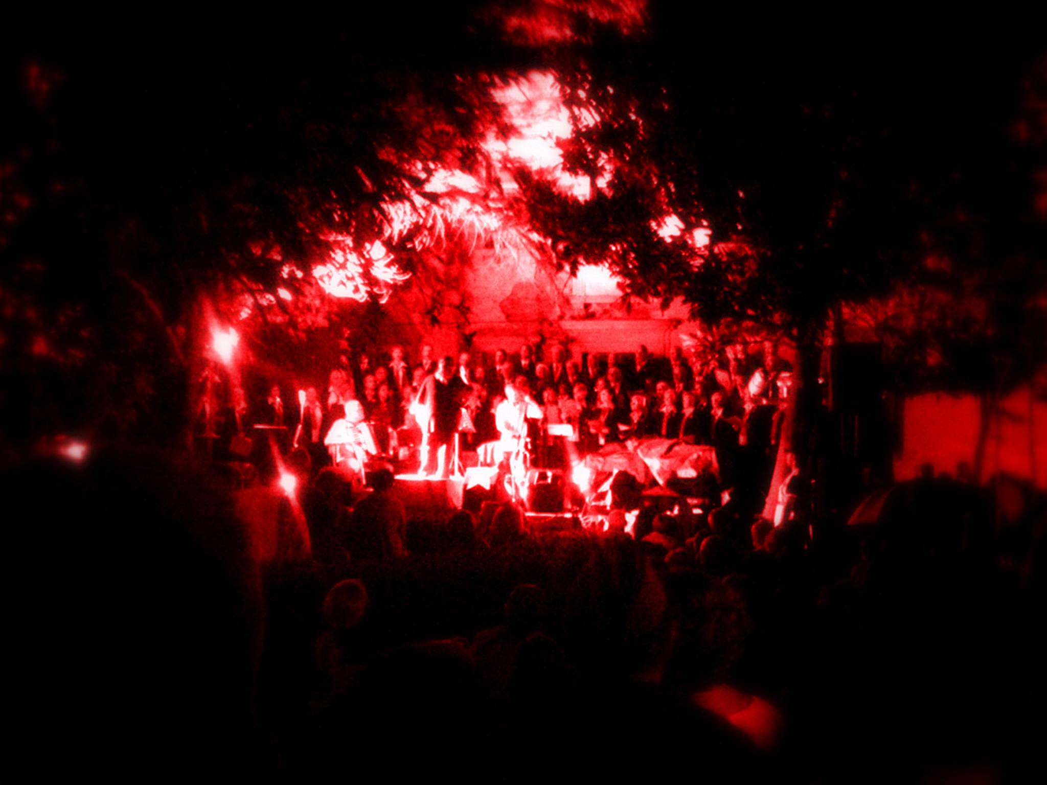 Poletje v Bertokih – Partizanski večer: Pinkotov niti dež ne odžene