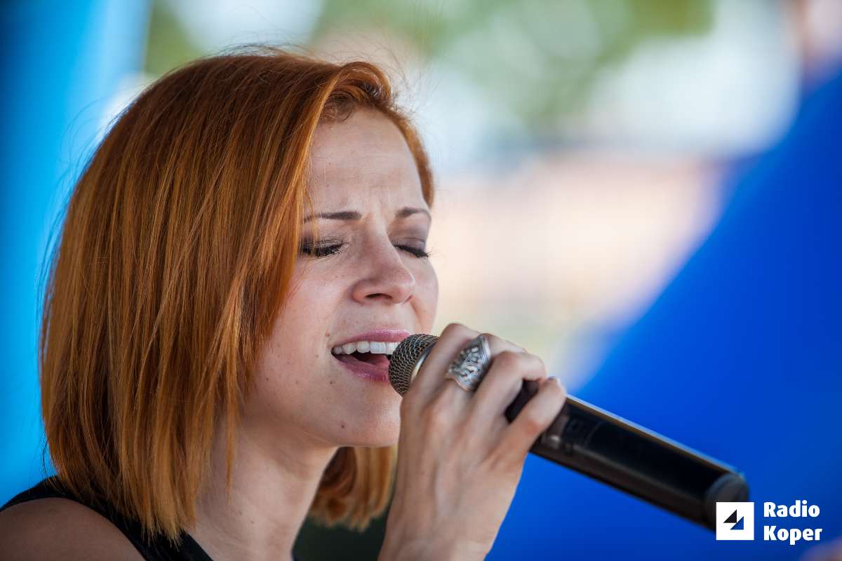 FOTO : Nina Pušlar @ Radio Live na plaži 11.7.2015