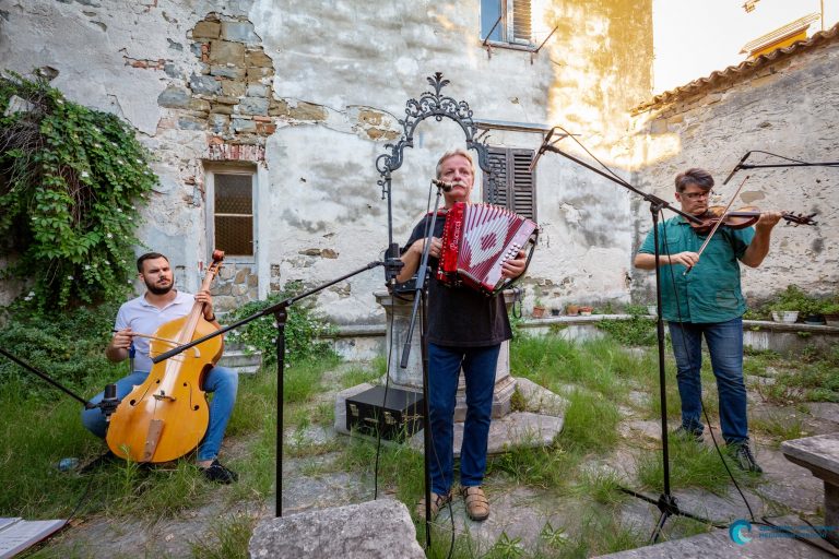 FOTO: Marino Kranjac & Zingelci @ Mediadom Streaming 6.7.2020