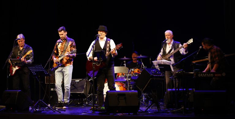 Skupina Piran Express s koncertnim posnetkom iz gledališča Tartini in novim albumom odpira poletno koncertno sezono