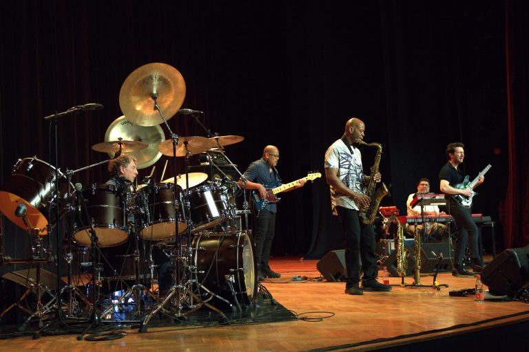 Simon Phillips & Protocol 6 so tresli Avditorij